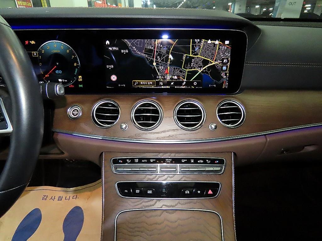 Mercedes Benz E class - Vista 11