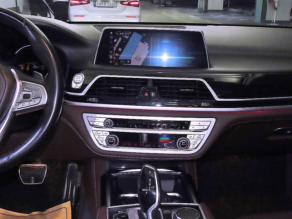 BMW 7 Series - Vista 11