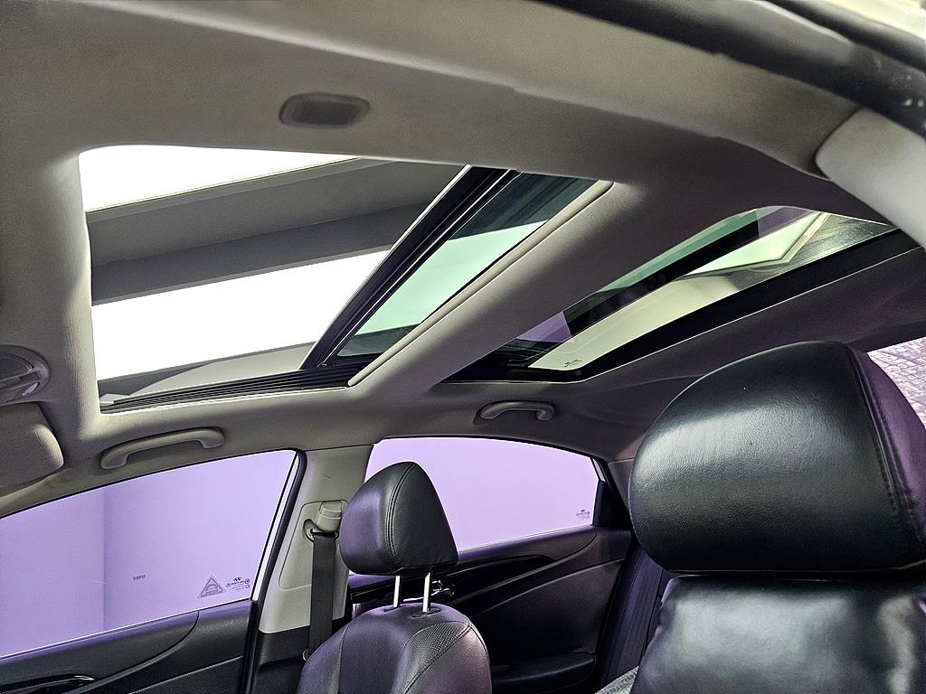 HYUNDAI Sonata - Vista 12