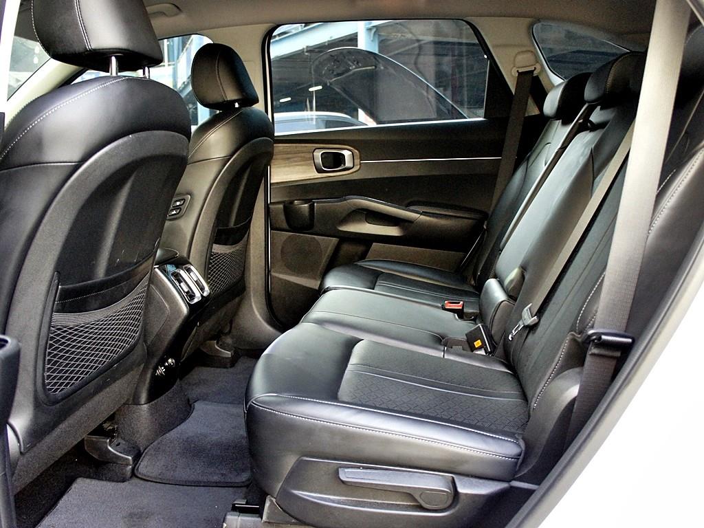 KIA Sorento - Vista 11