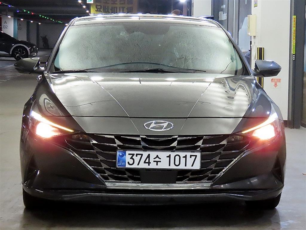 HYUNDAI Avante - Vista 2