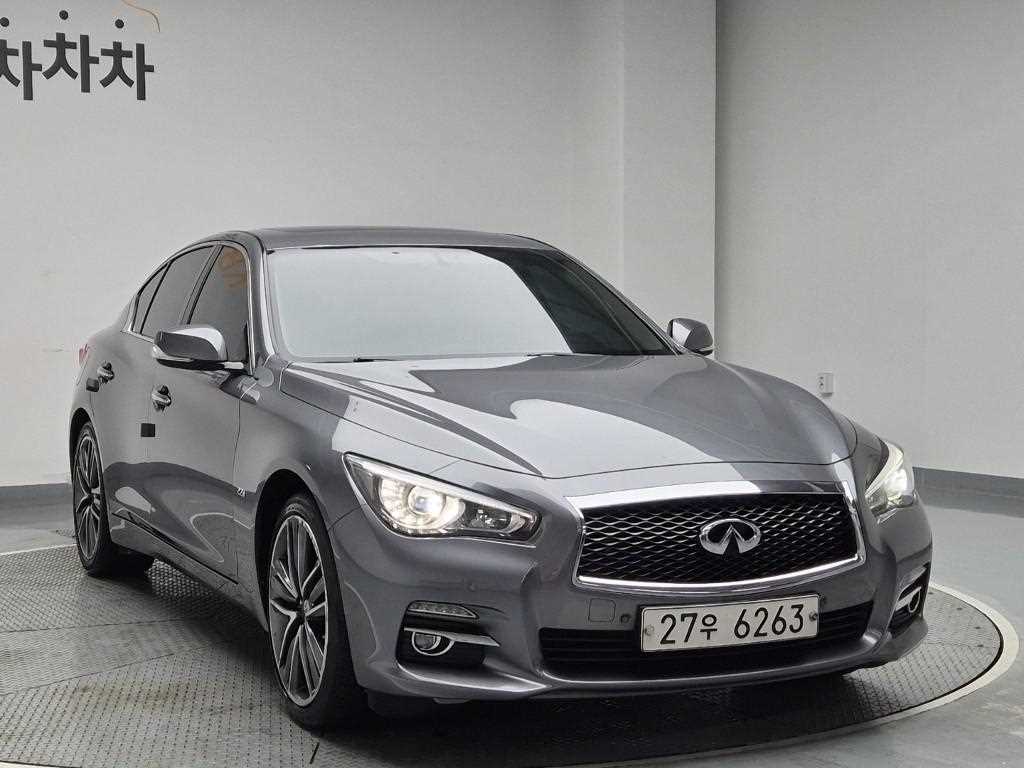 Infiniti Q - Vista 4