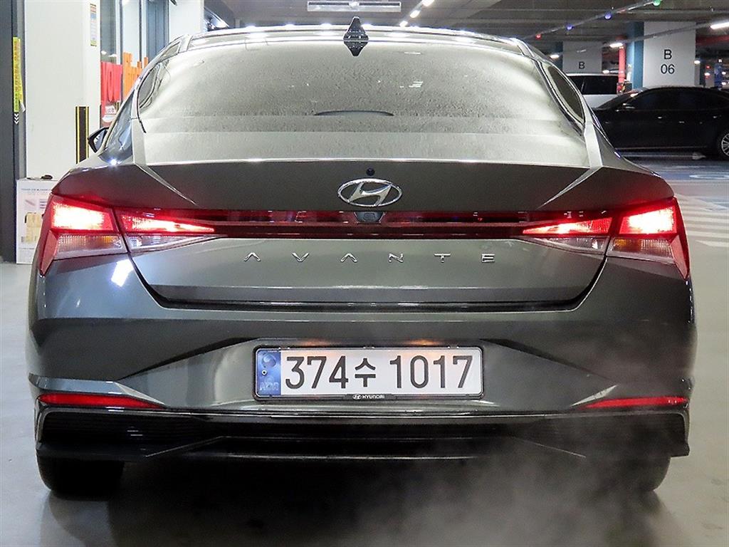 HYUNDAI Avante - Vista 5