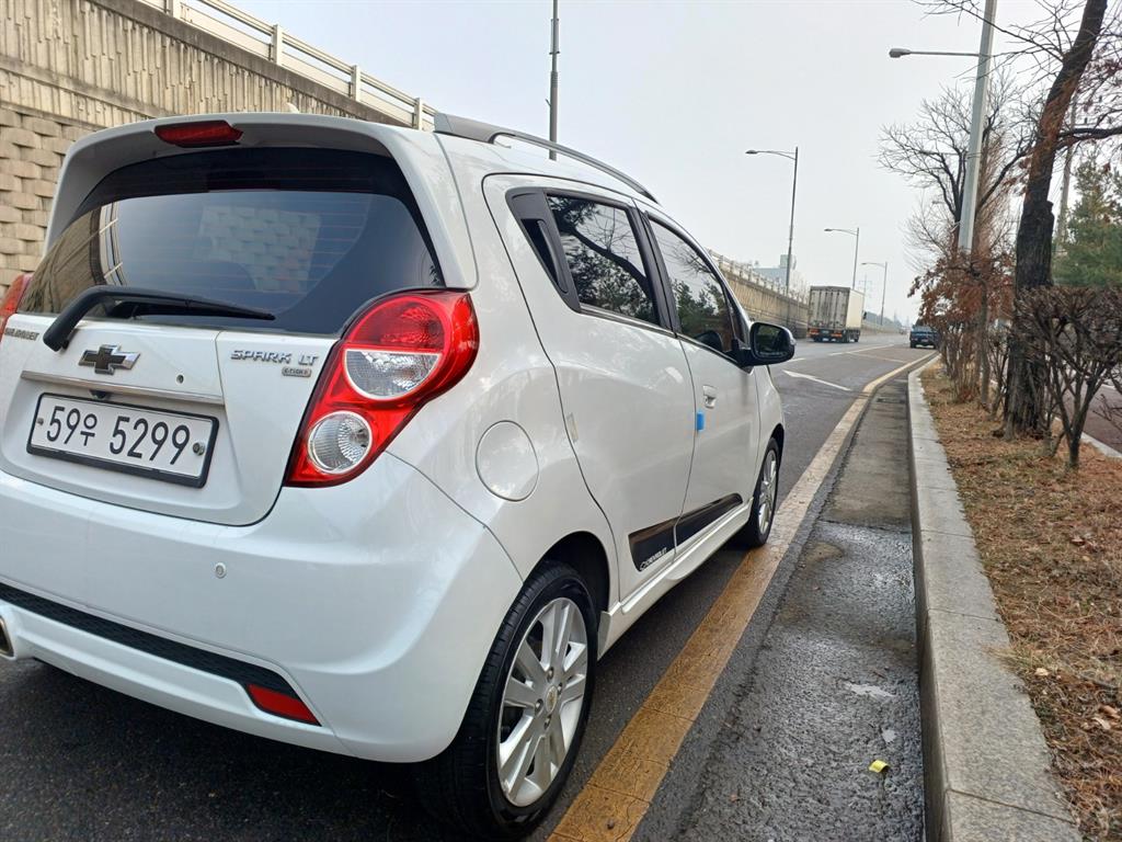 Chevrolet Spark - Vista 5