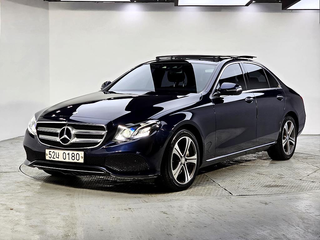 Mercedes Benz E class 2017 Azul - Importación desde Corea - HF Imports Iquique - Foto 1