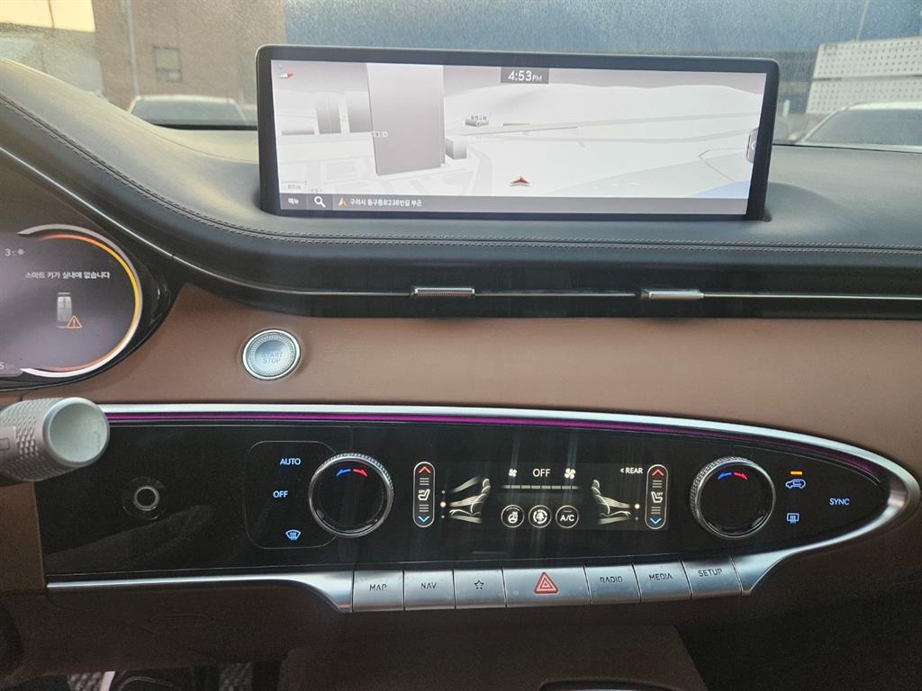 Genesis GV70 - Vista 10