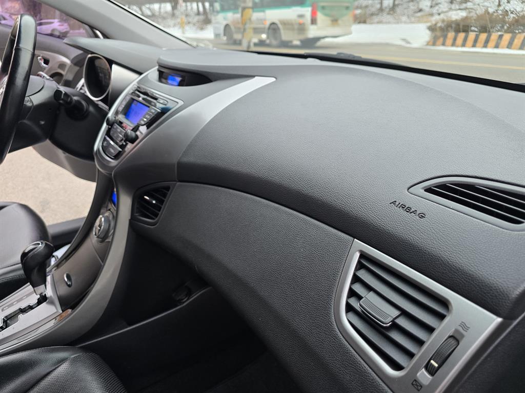 HYUNDAI Avante 2013 Plateado - Importación desde Corea - HF Imports Iquique - Foto 16