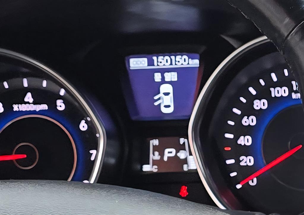 HYUNDAI Avante - Vista 11