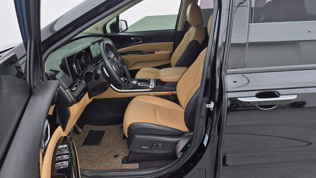 KIA Carnival - Vista 5