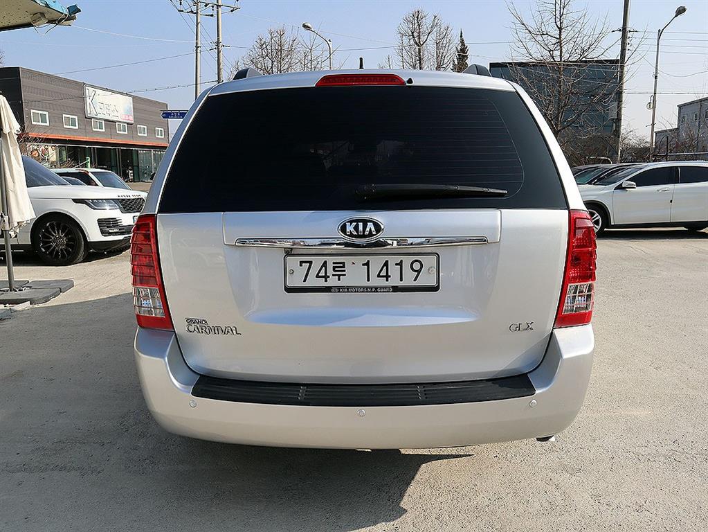 KIA Carnival - Vista 7