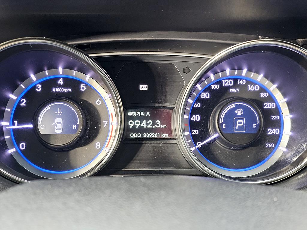 HYUNDAI Sonata - Vista 7