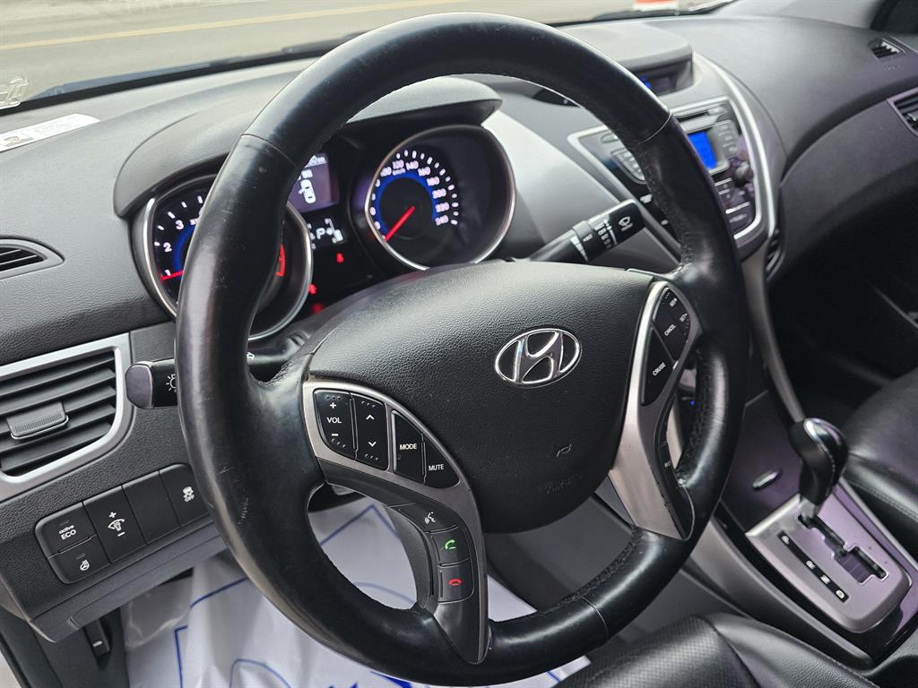 HYUNDAI Avante - Vista 8