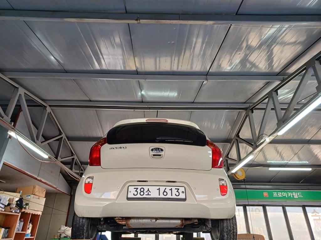 KIA Morning - Vista 5