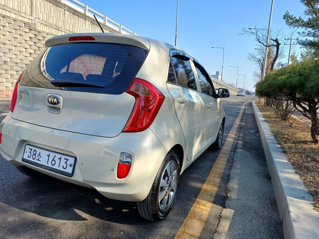 KIA Morning - Vista 8