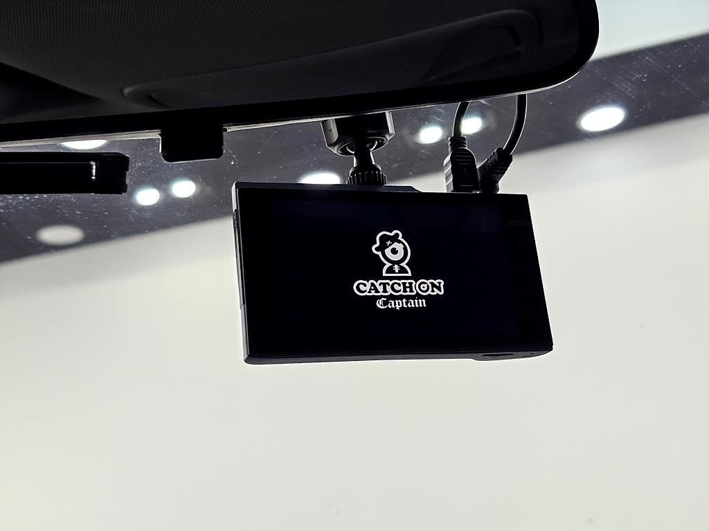 HYUNDAI Sonata - Vista 12