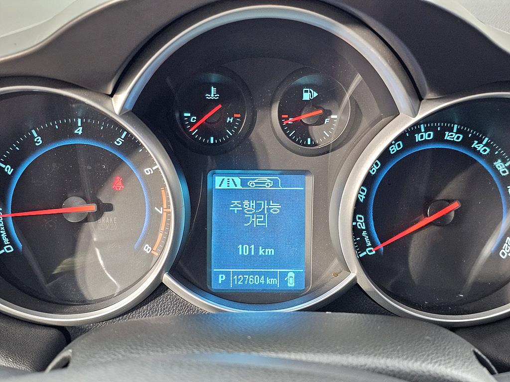 Chevrolet Cruise - Vista 7