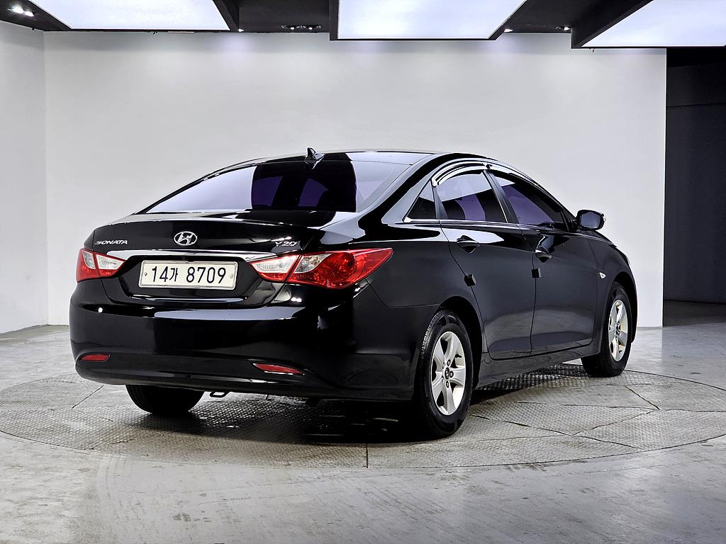 HYUNDAI Sonata - Vista 4