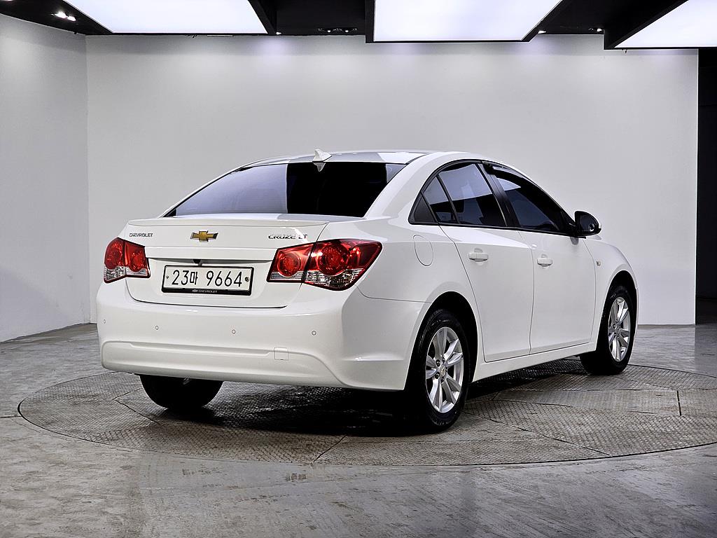 Chevrolet Cruise - Vista 4