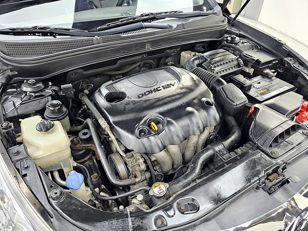 HYUNDAI Sonata - Vista 6