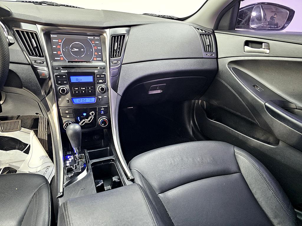 HYUNDAI Sonata - Vista 10