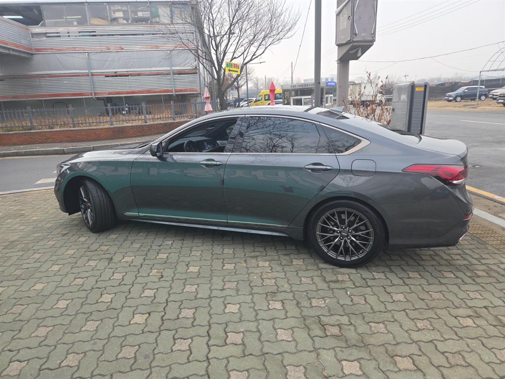 Genesis G80 - Vista 7