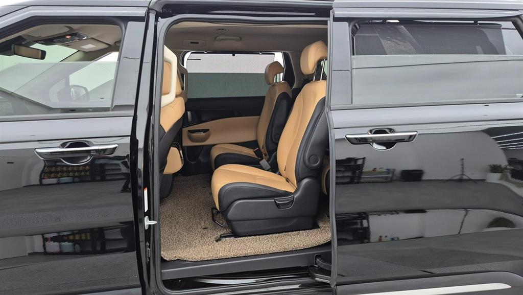 KIA Carnival - Vista 6