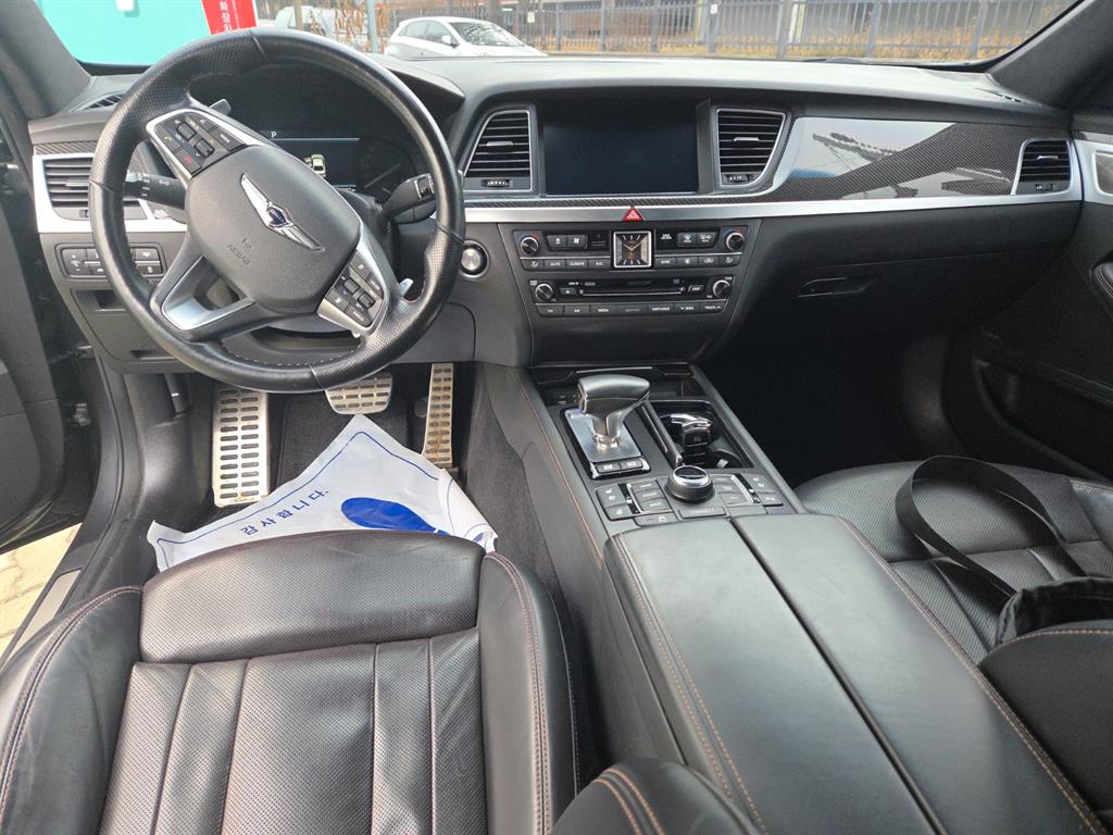 Genesis G80 - Vista 10