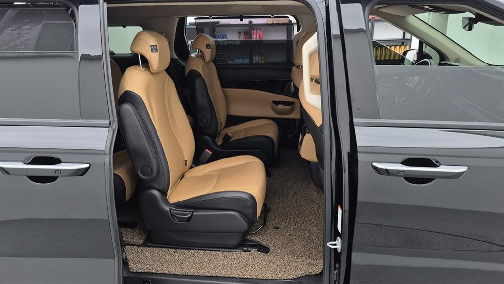 KIA Carnival - Vista 7