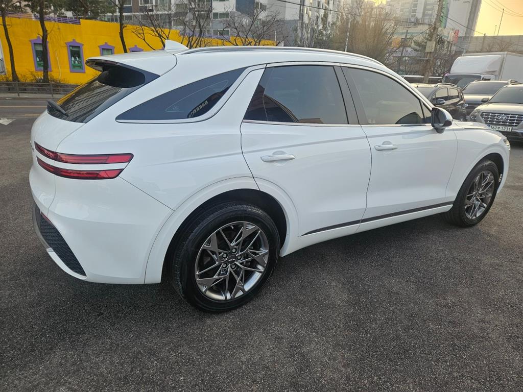 Genesis GV70 - Vista 6