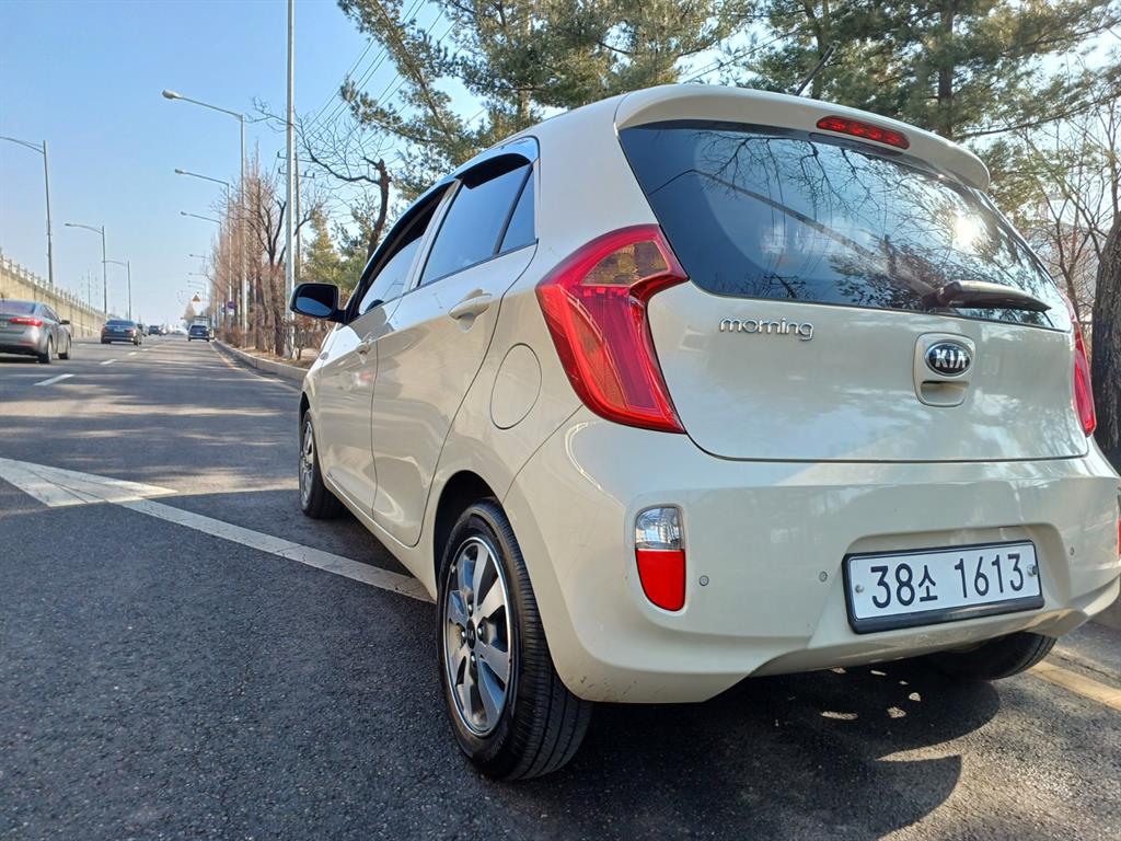 KIA Morning - Vista 4