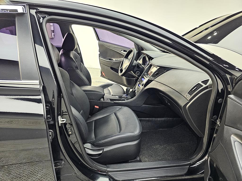 HYUNDAI Sonata - Vista 11