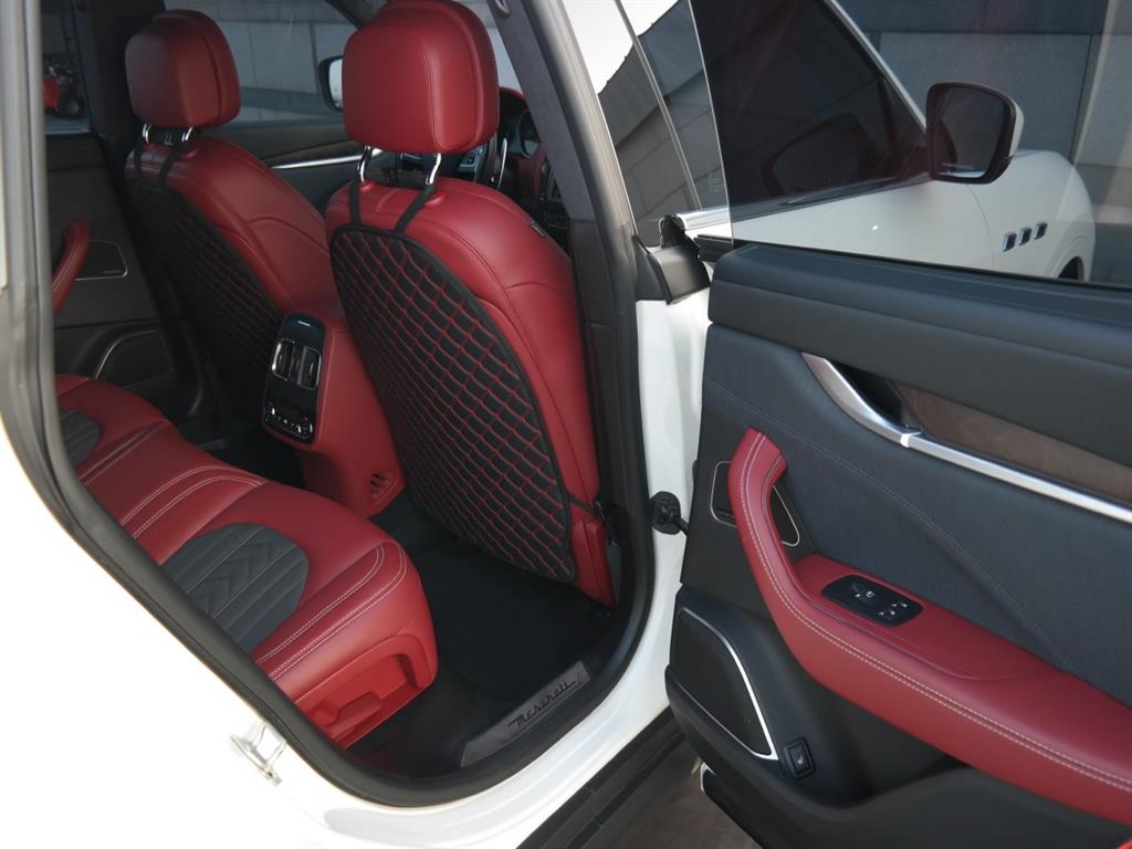 Maserati Levante 2018 the color of pearl - Importación desde Corea - HF Imports Iquique - Foto 12