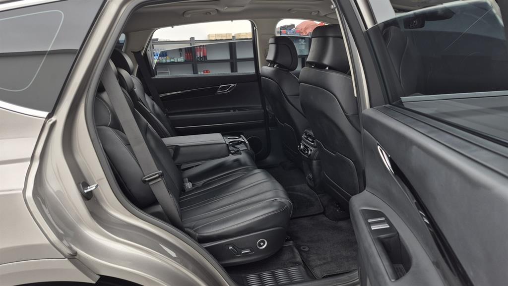 Genesis GV80 - Vista 7