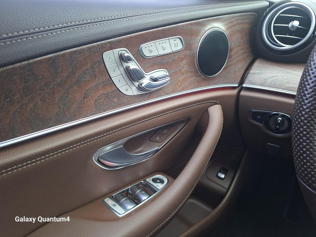 Mercedes Benz E class 2017 Negro - Importación desde Corea - HF Imports Iquique - Foto 13