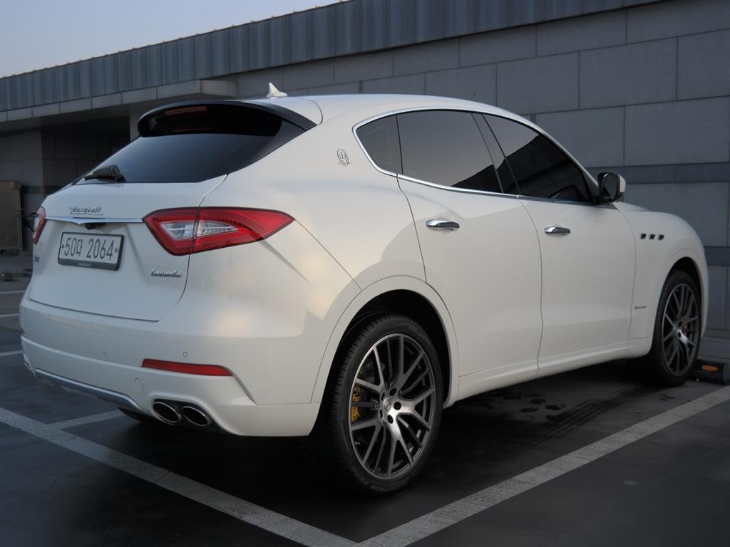Maserati Levante - Vista 7