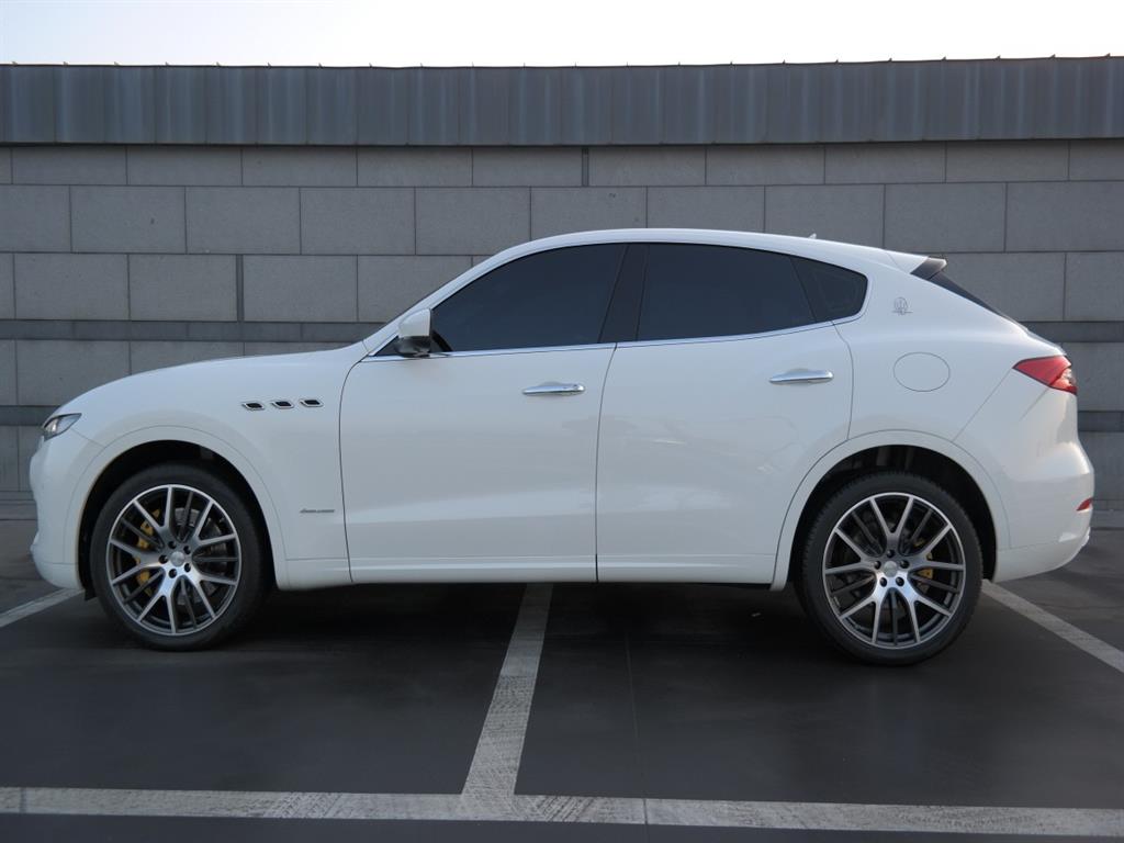 Maserati Levante - Vista 11