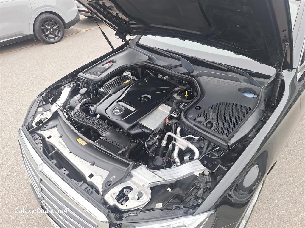 Mercedes Benz E class - Vista 7