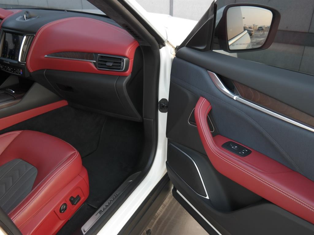 Maserati Levante 2018 the color of pearl - Importación desde Corea - HF Imports Iquique - Foto 13