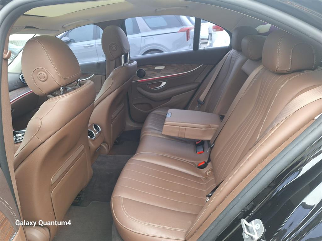 Mercedes Benz E class - Vista 11