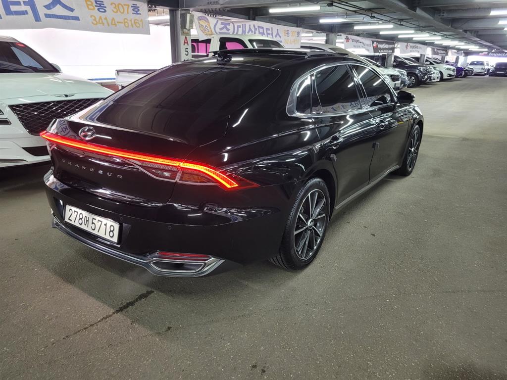 HYUNDAI Grandeur - Vista 4