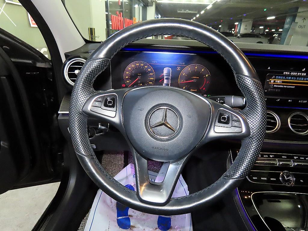 Mercedes Benz E class - Vista 8