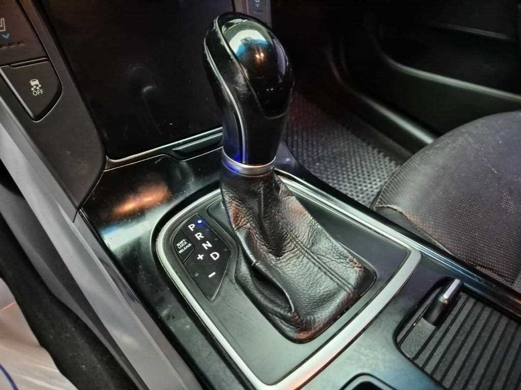 HYUNDAI i40 - Vista 8