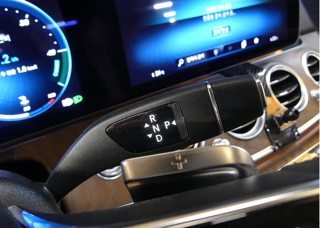 Mercedes Benz E class - Vista 7