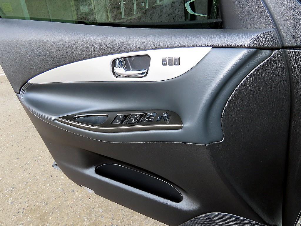 Infiniti EX - Vista 11