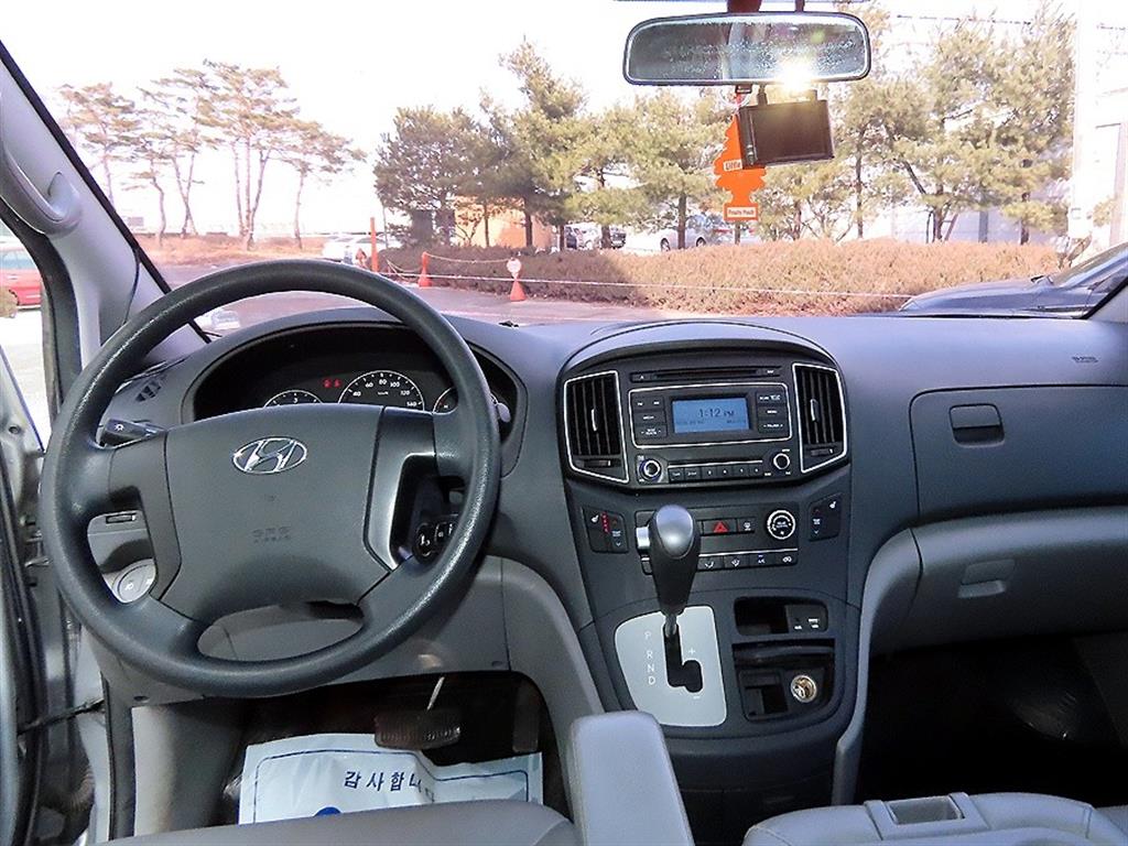 HYUNDAI Starex - Vista 8