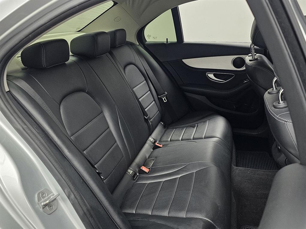 Mercedes Benz C Class - Vista 12