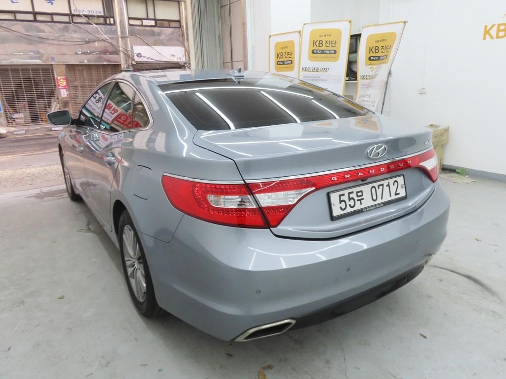 HYUNDAI Grandeur - Vista 4