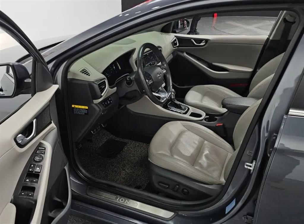 HYUNDAI Ioniq - Vista 11