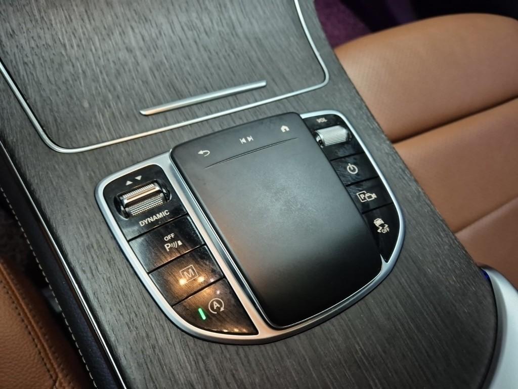 Mercedes Benz GLC Class - Vista 7