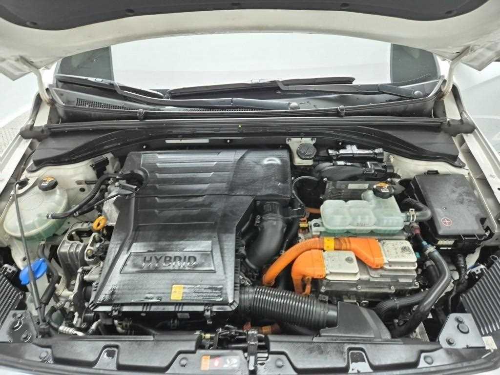 HYUNDAI Ioniq - Vista 5